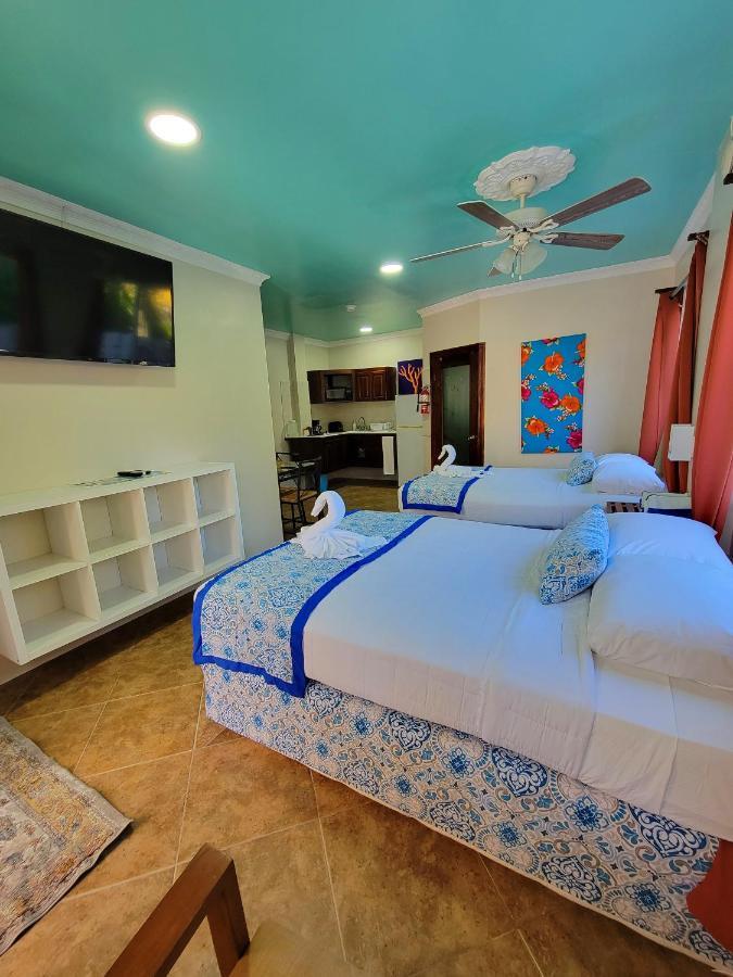 Island Magic Beach Resort Caye Caulker Exterior photo