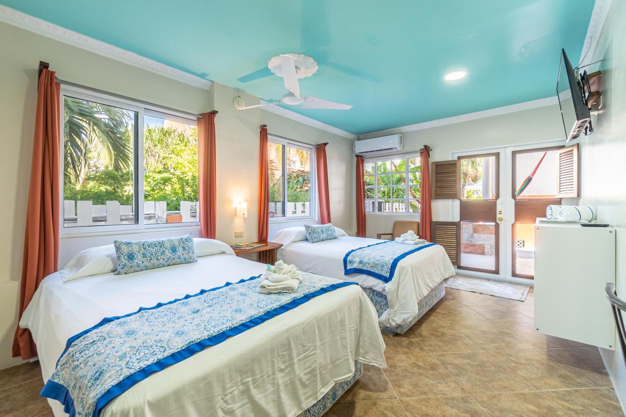 Island Magic Beach Resort Caye Caulker Exterior photo